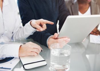 Pensja minimalna i 500 plus a wiedza ekonomiczna Polaków